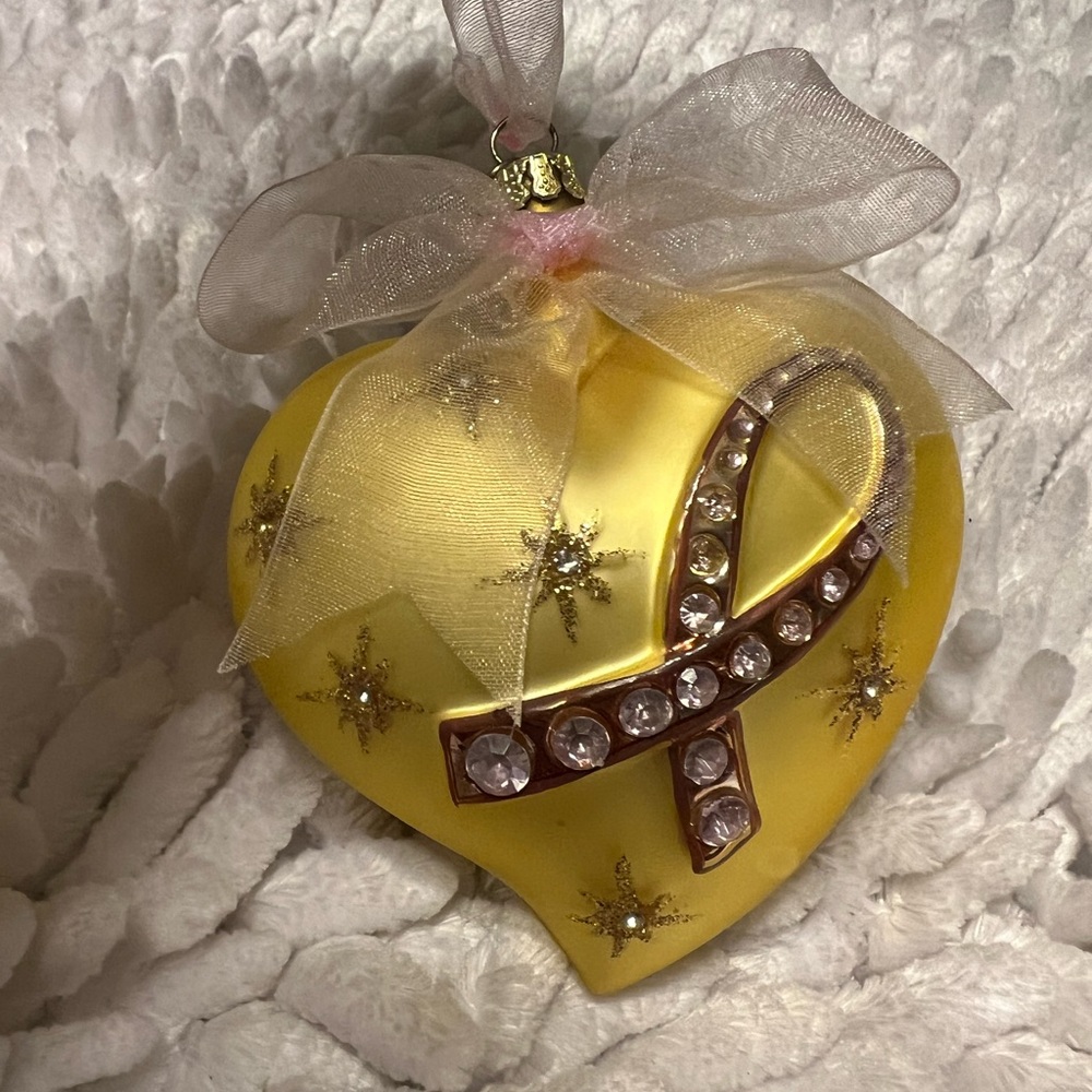 VINTAGE AVON BREAST CANCER CRUSADE 2004 ORNAMENT